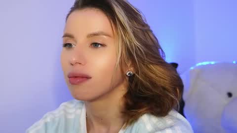 Aelia online show from March 2026 07:17:02 PM