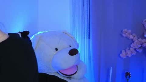 Aelia online show from March 2026 06:13:02 PM