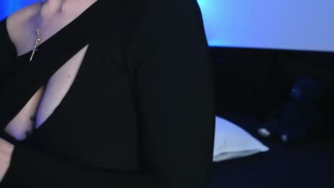 Aelia online show from April 2026 05:25:02 PM