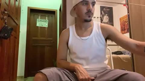 Luci online show from November 2025 03:17:01 AM