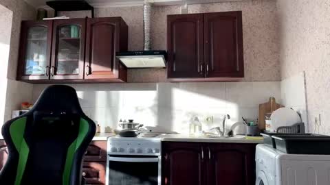 Snapshot of aevra chatting on December 2024 08:18:01 AM vegans taste better online show from December 2024 08:18:01 AM