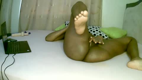 Snapshot of africacoco chatting on May 2026 01:17:01 PM africacoco online show from May 2026 01:17:01 PM