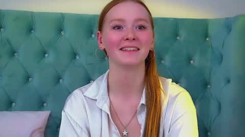 Snapshot of agatafoxley chatting on June 2026 01:39:01 AM AgataFoxley online show from June 2026 01:39:01 AM