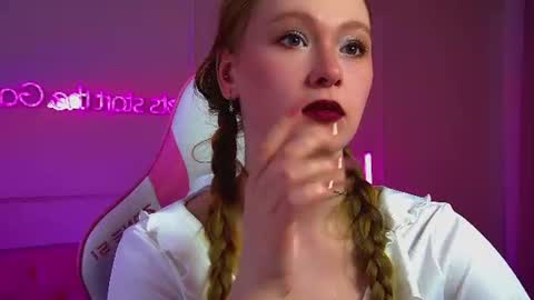 Snapshot of agatafoxley chatting on June 2026 07:06:02 AM AgataFoxley online show from June 2026 07:06:02 AM
