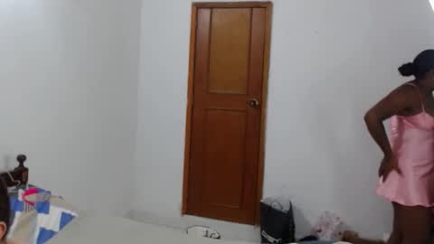 independent model online show from February 2025 04:39:01 AM