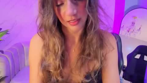 Snapshot of agatha_brooks_t chatting on June 2026 12:41:02 PM AGATHA online show from June 2026 12:41:02 PM