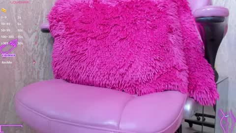 LUNNA online show from January 2025 09:09:01 PM