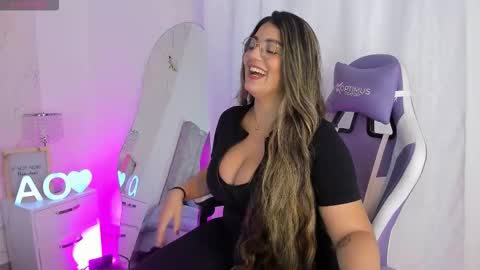 Agatha Owens online show from October 2025 01:45:01 AM