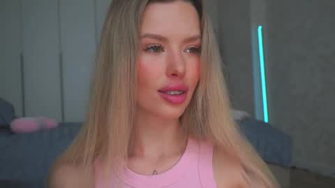 Snapshot of agent_blonde chatting on May 2026 01:58:02 AM May online show from May 2026 01:58:02 AM