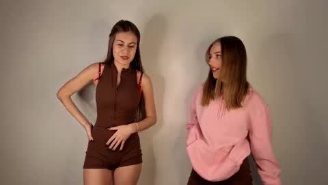 Monica and Bella online show from December 2025 05:37:01 AM