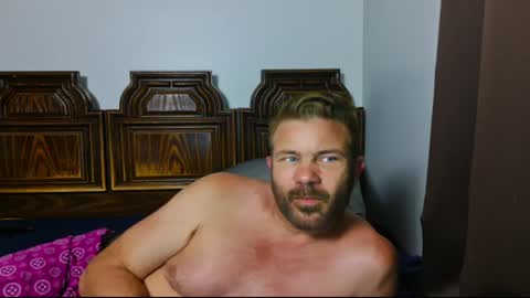 Snapshot of ahardman10 chatting on June 2026 03:25:01 AM Blue Eyed Handsome Man online show from June 2026 03:25:01 AM