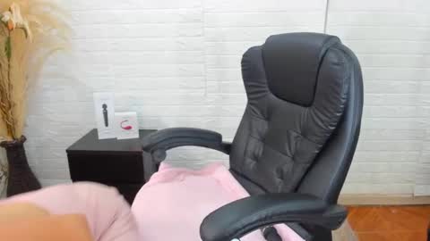 Snapshot of ahisha09 chatting on February 2025 03:43:01 PM Ahisha online show from February 2025 03:43:01 PM