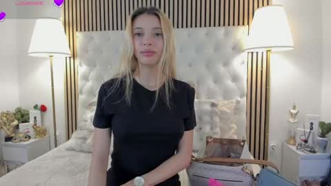 Snapshot of ai_bamby chatting on June 2026 08:18:02 AM Sarah online show from June 2026 08:18:02 AM