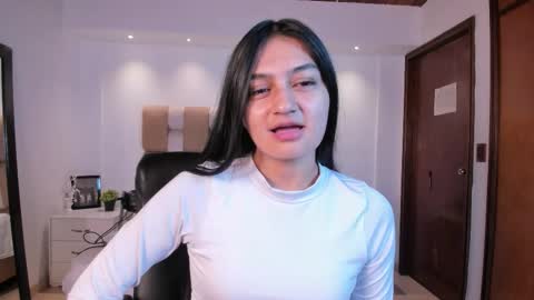 aidajoness online show from October 2025 01:10:01 PM