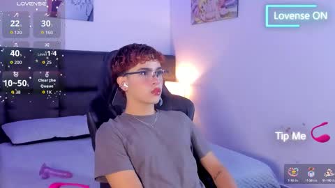 Aiden  online show from September 2025 12:30:01 PM