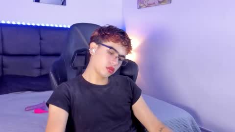 Aiden  online show from September 2025 12:20:01 PM