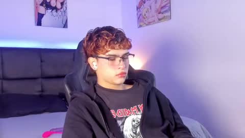 Aiden  online show from October 2025 01:09:01 PM