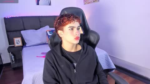 Aiden  online show from November 2025 01:10:01 PM