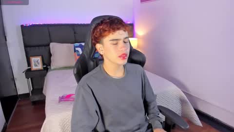 Aiden  online show from November 2025 12:50:02 PM