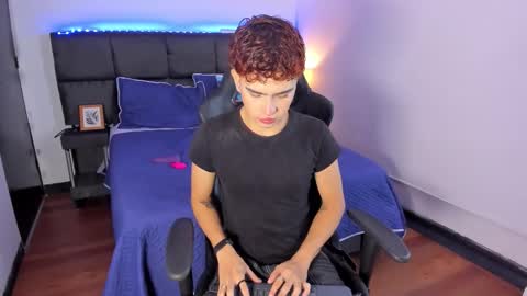 Aiden  online show from November 2025 12:52:01 PM