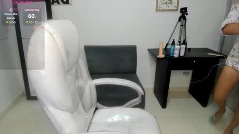 Snapshot of aiilyn_dss18 chatting on September 2025 09:44:01 AM Ailyn online show from September 2025 09:44:01 AM