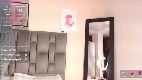 Snapshot of aiilynn_1 chatting on December 2025 10:37:02 PM Ailyn online show from December 2025 10:37:02 PM