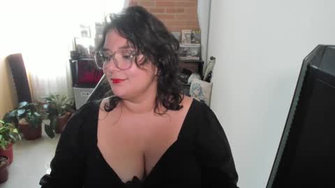 Catalina online show from September 2025 07:58:02 PM