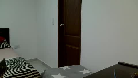 Snapshot of aine_ileana chatting on September 2025 12:38:02 PM J online show from September 2025 12:38:02 PM