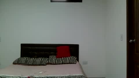 Snapshot of aine_ileana chatting on September 2025 02:30:02 PM J online show from September 2025 02:30:02 PM