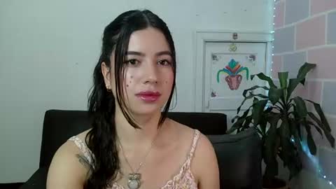 Snapshot of aine_ileana chatting on July 2026 01:15:02 PM J online show from July 2026 01:15:02 PM