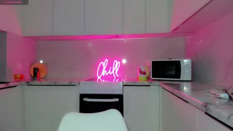 Snapshot of aira_vi chatting on December 2024 11:02:01 PM Aira online show from December 2024 11:02:01 PM