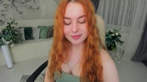 Snapshot of airysilhouette chatting on December 2025 04:10:01 AM Louise online show from December 2025 04:10:01 AM