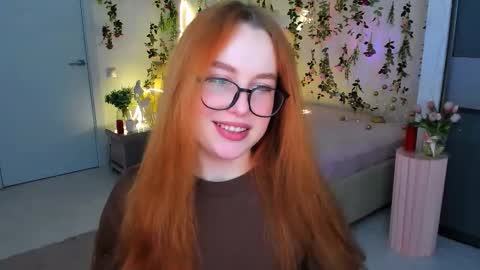 Snapshot of airysilhouette chatting on February 2026 10:07:02 AM Louise online show from February 2026 10:07:02 AM