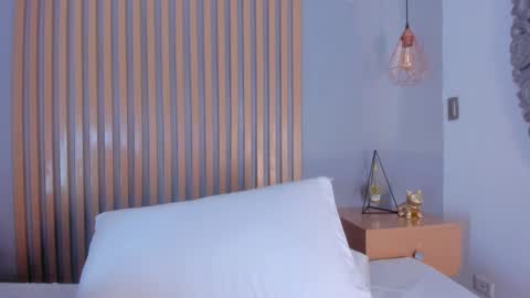 Aisha online show from October 2025 08:32:01 PM