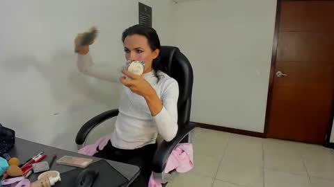 Aisha online show from February 2026 03:57:01 AM