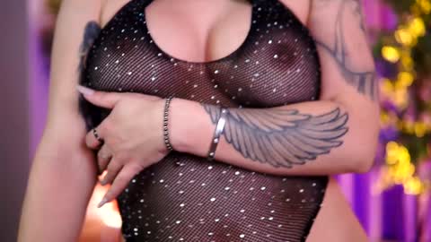 Lora online show from January 2025 12:35:01 PM