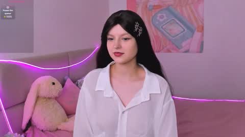 Aisha online show from November 2025 03:17:01 AM