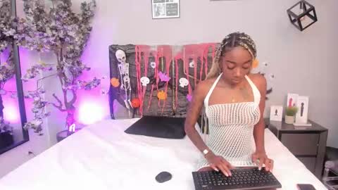 aishalehmann online show from October 2025 11:32:02 AM