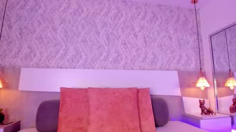 Aisha online show from September 2025 03:24:02 PM