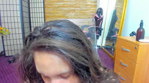 Aisha online show from February 2026 05:18:02 AM