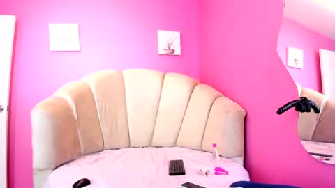 aishasounders online show from December 2024 12:05:01 AM