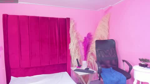 aishasounders online show from January 2025 03:02:01 PM