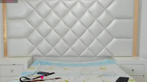 aishasounders online show from February 2025 06:19:01 PM