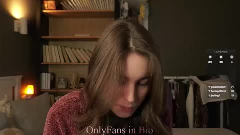 Snapshot of aislyfarran chatting on February 2026 01:15:02 AM Aliza online show from February 2026 01:15:02 AM