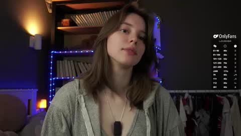 Snapshot of aislyfarran chatting on February 2026 01:15:01 AM Aliza online show from February 2026 01:15:01 AM