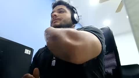 Snapshot of aj_cooper90_ chatting on February 2025 05:07:02 AM Esteban online show from February 2025 05:07:02 AM