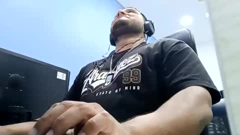 Snapshot of aj_cooper90_ chatting on February 2025 07:15:01 AM Esteban online show from February 2025 07:15:01 AM