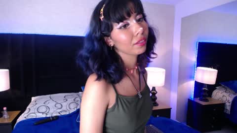 A K A N E  U W U online show from January 2025 04:04:01 PM