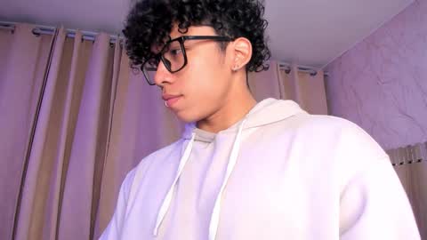 akazaboy online show from January 2026 04:48:02 AM