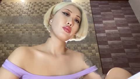 Snapshot of akemi_jp chatting on February 2025 06:31:02 PM Akemi online show from February 2025 06:31:02 PM